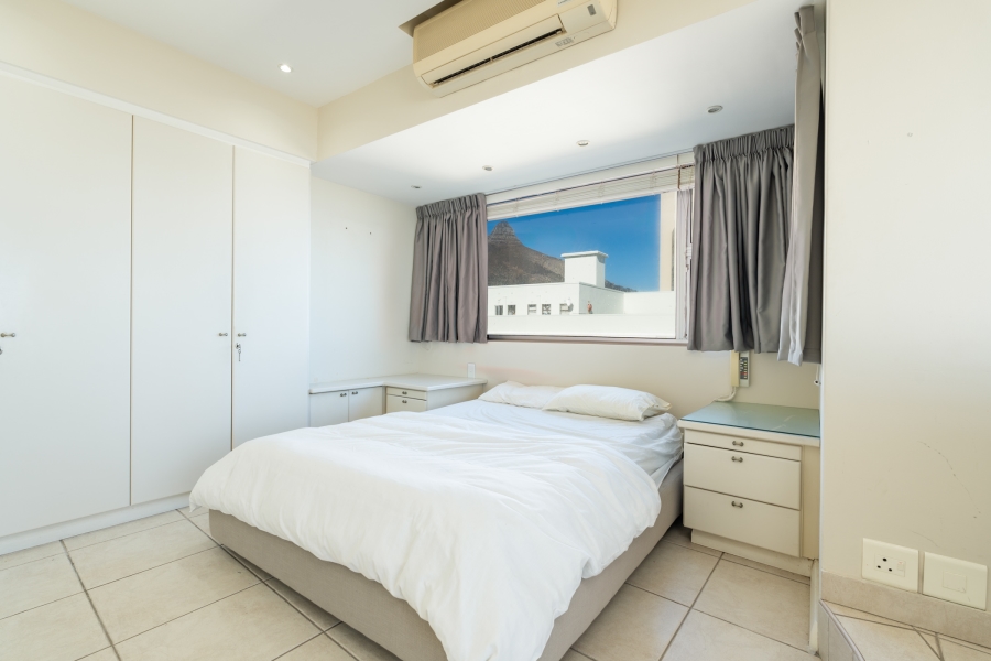 To Let 4 Bedroom Property for Rent in Sea Point Western Cape